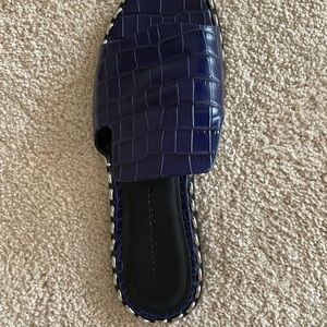 SIGERSON MORRISON navy slides/pressed leather/adorned with silver tabs